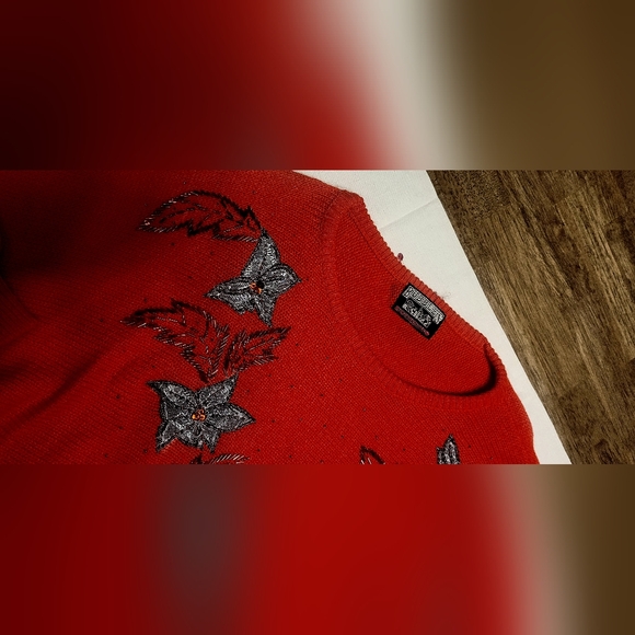 Vintage 80's Bubbles International Red Wool Poinsettia Wool sweater - Picture 2 of 3